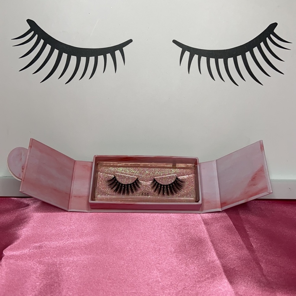 Lexi’s lashes style number F55. All lashes are new